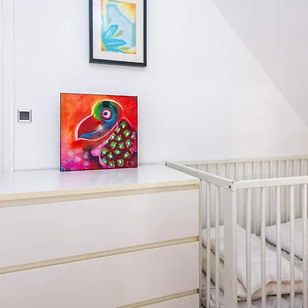 10 Person In Allingabro-by Traum