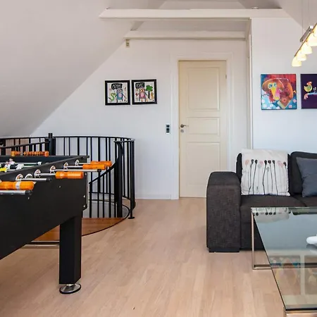 10 Person In Allingabro-by Traum * Nørager