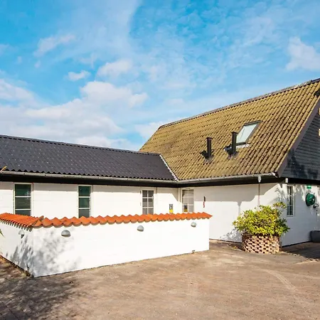 4 Star Holiday Home In Allingabro * Nørager