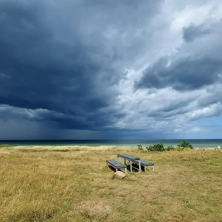 10 Person In Allingabro-by Traum