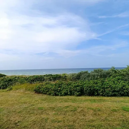 10 Person In Allingabro-by Traum *