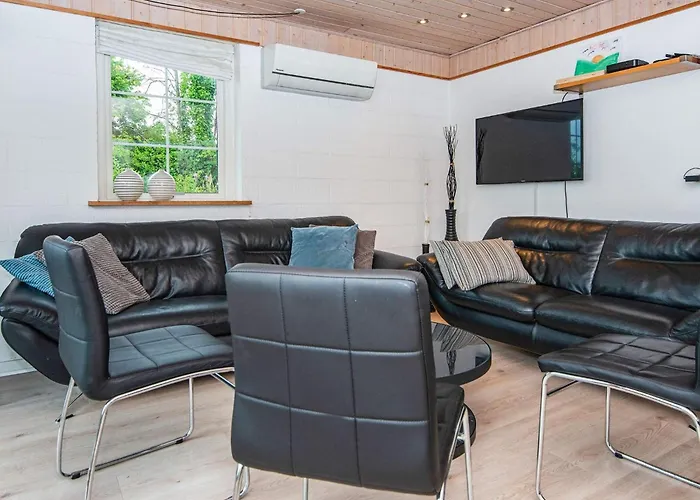 Holiday home 10 Person In Allingabro-by Traum *