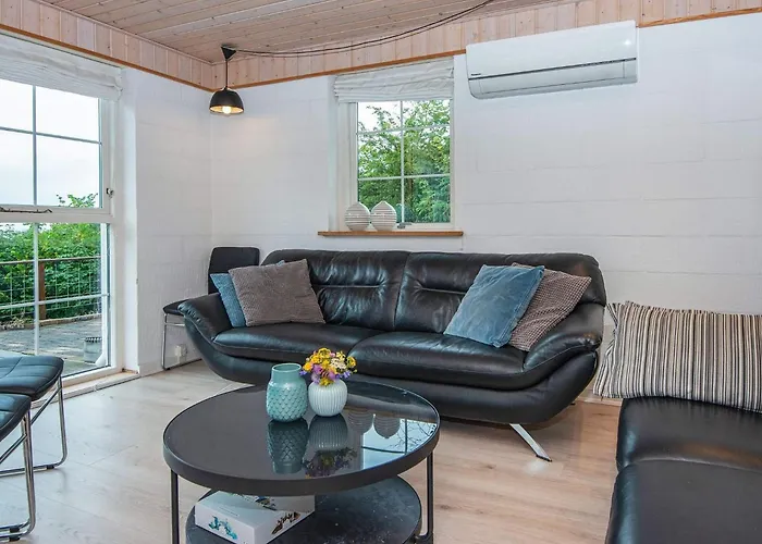 10 Person In Allingabro-by Traum Norager